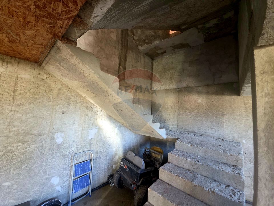 Casă / Vilă cu 5 camere de vânzare