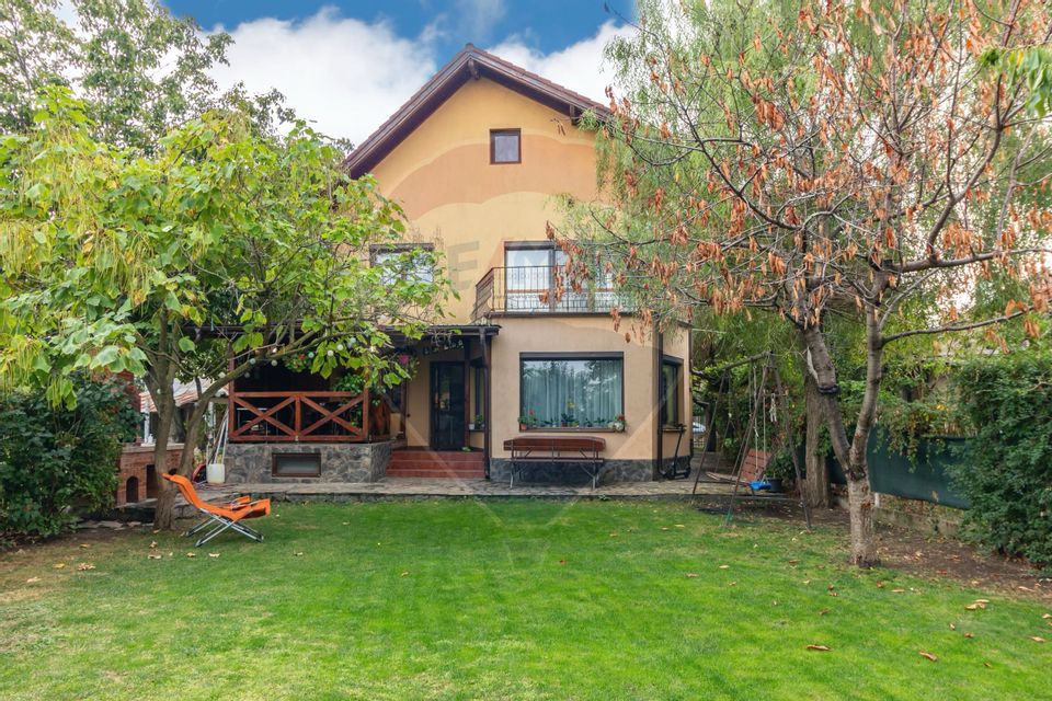 House / Villa in Buftea, all utilities, near the lake, bus, shops