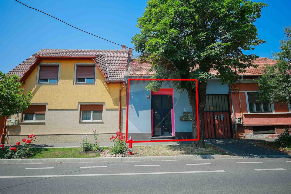 Spațiu comercial de închiriat în zona Costaforu, Centru Civic