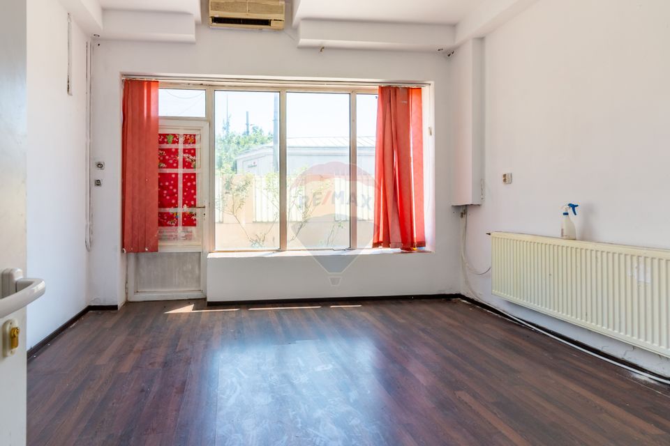 Casă / Vilă în zona Calea Calarasilor, ideal investitie, 6xparcare