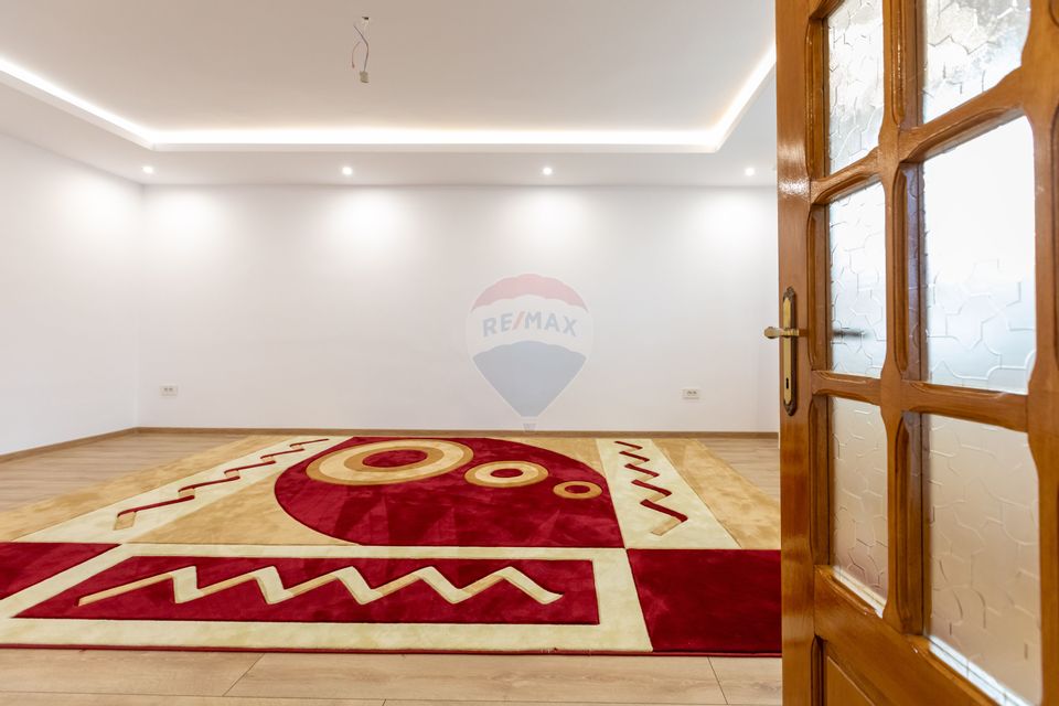 6 room House / Villa for sale