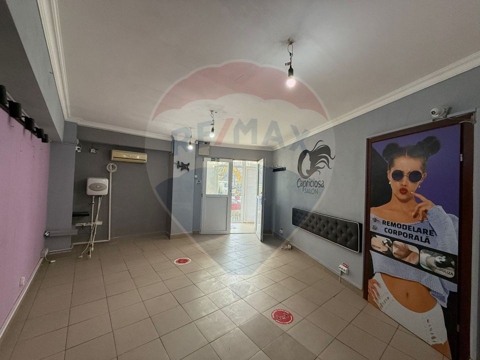 Spațiu comercial stradal 61 mp, Bd. Chisinau - vitrina si acces direct