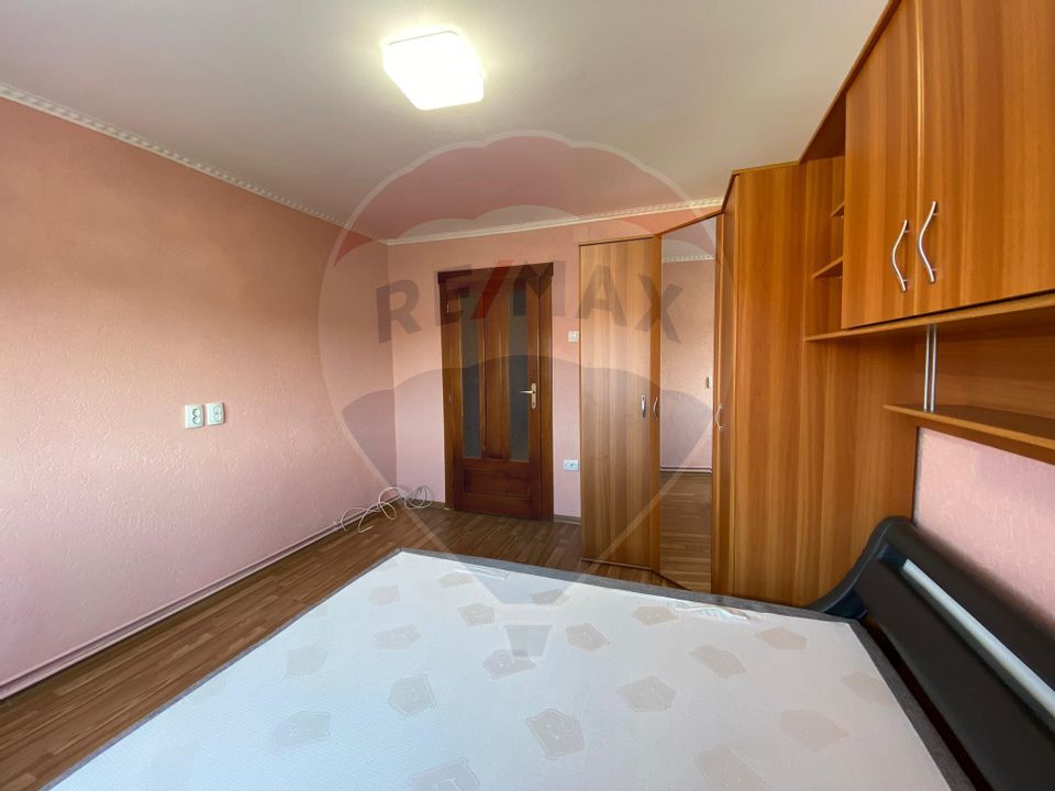 4 room Apartment for sale