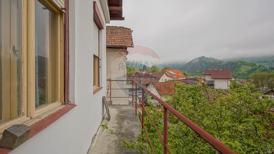 Casă / Vilă cu 5 camere de vânzare în zona Schei, Cotun 9