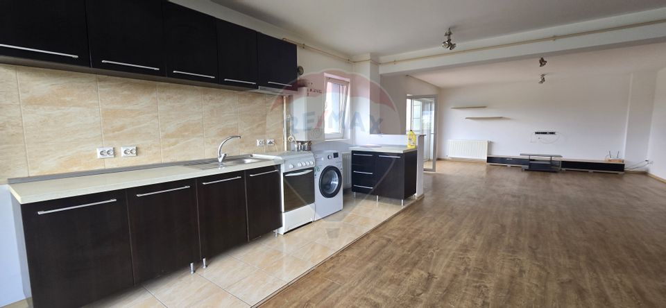 Apartament cu 3 camere de vânzare, de 122mp, zona Iris,