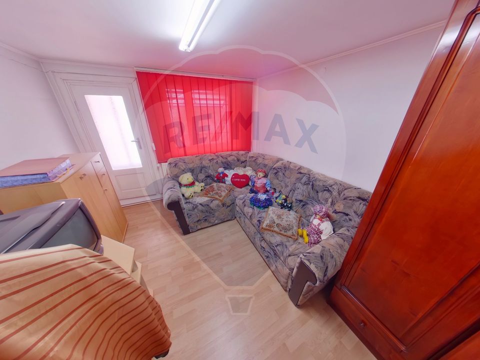 16 room House / Villa for sale, Est area