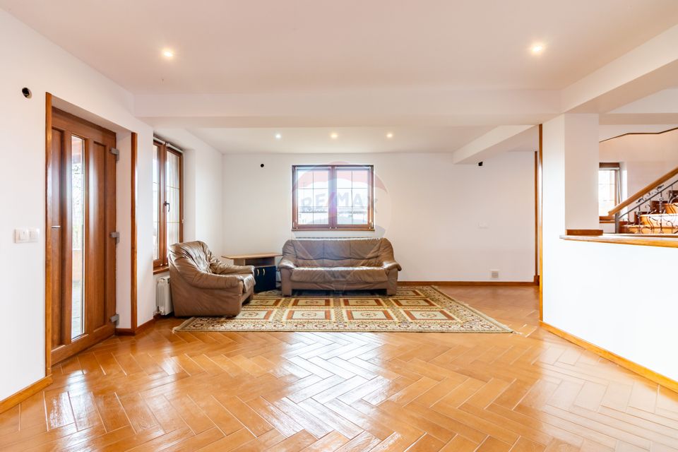 Casă finalizată, 278 mp teren 2305 mp Pleașa, Bucov, Ploiesti