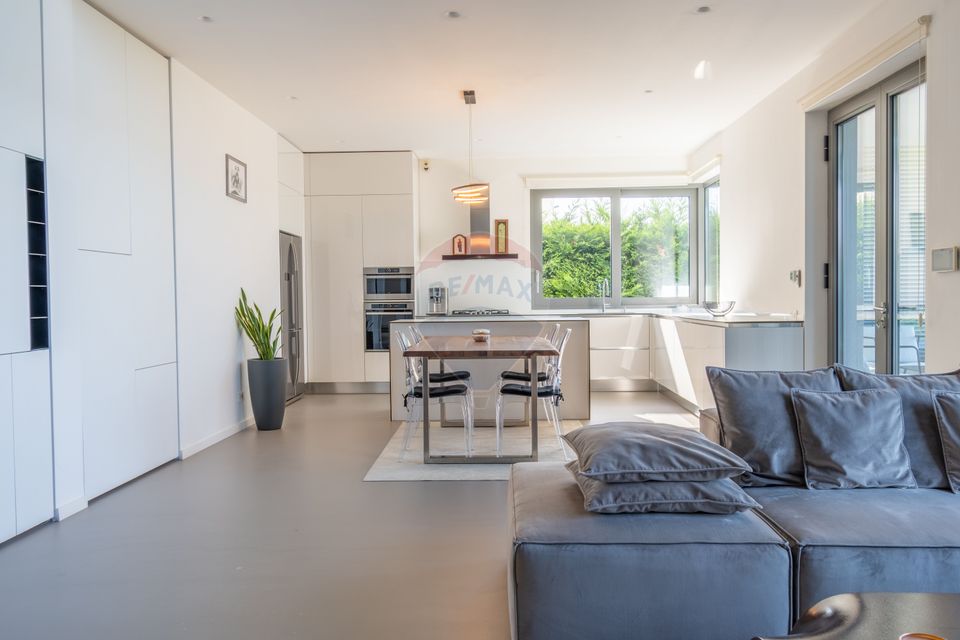 Casa de lux de vanzare in White House Residence