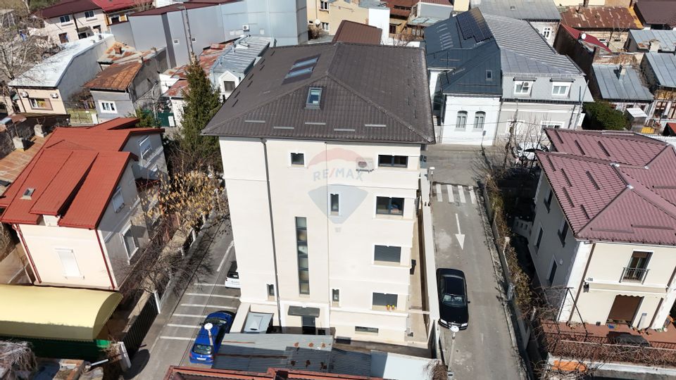 De vânzare Bloc Boutique Lux S+P+3E în zona Parcul Carol - Unirii