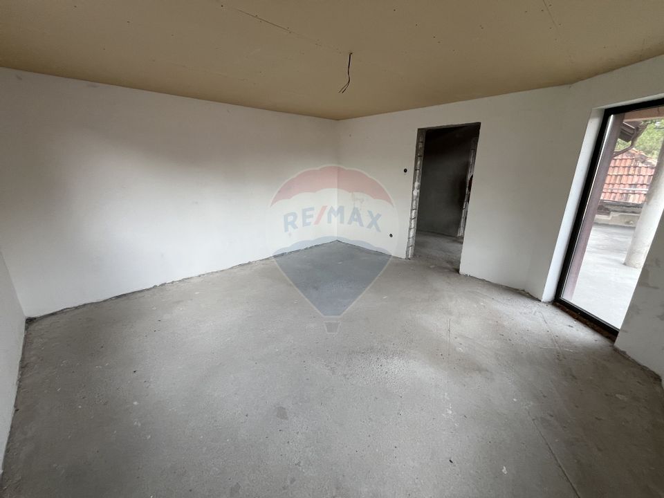 Casă de vânzare în Câmpulung la preț de apartament.