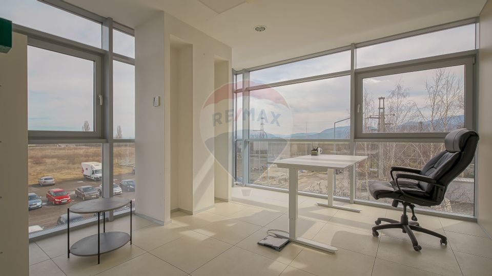 20sq.m Office Space for rent, Est area