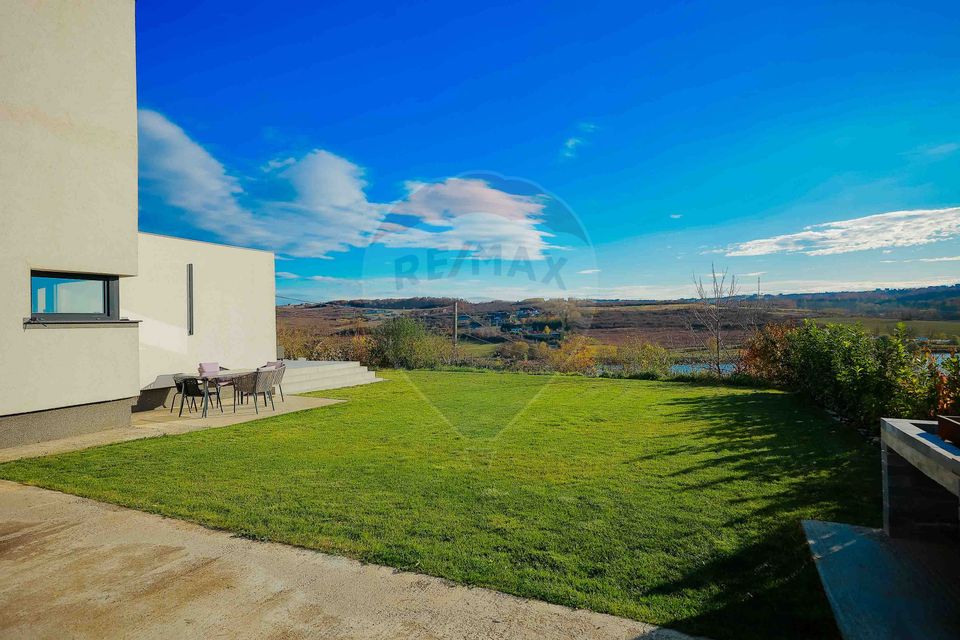 4 room House / Villa for sale