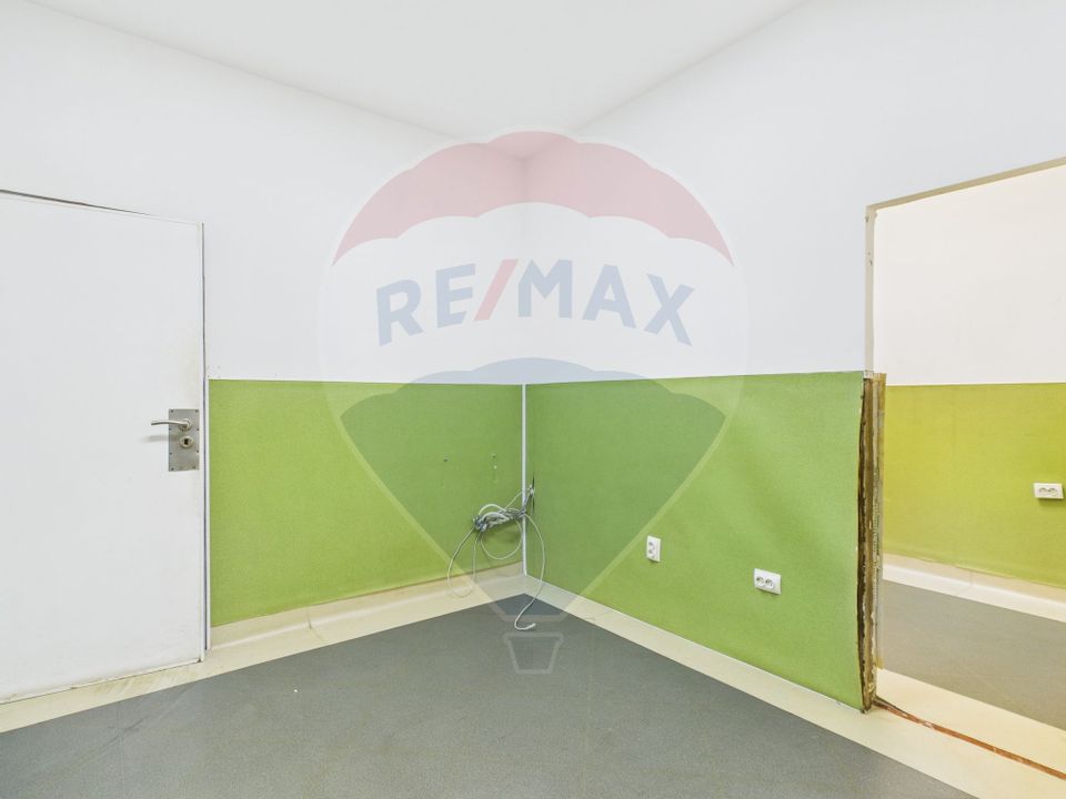 Casă cu 8 camere si 300mp curte, de închiriat în zona Bd. Gloriei