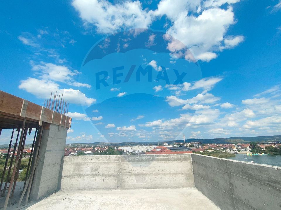 Apartament de vanzare cu gradina