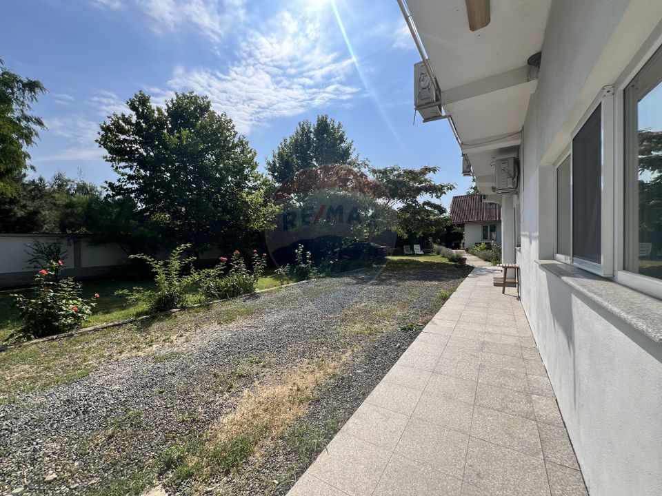 8 room House / Villa for sale