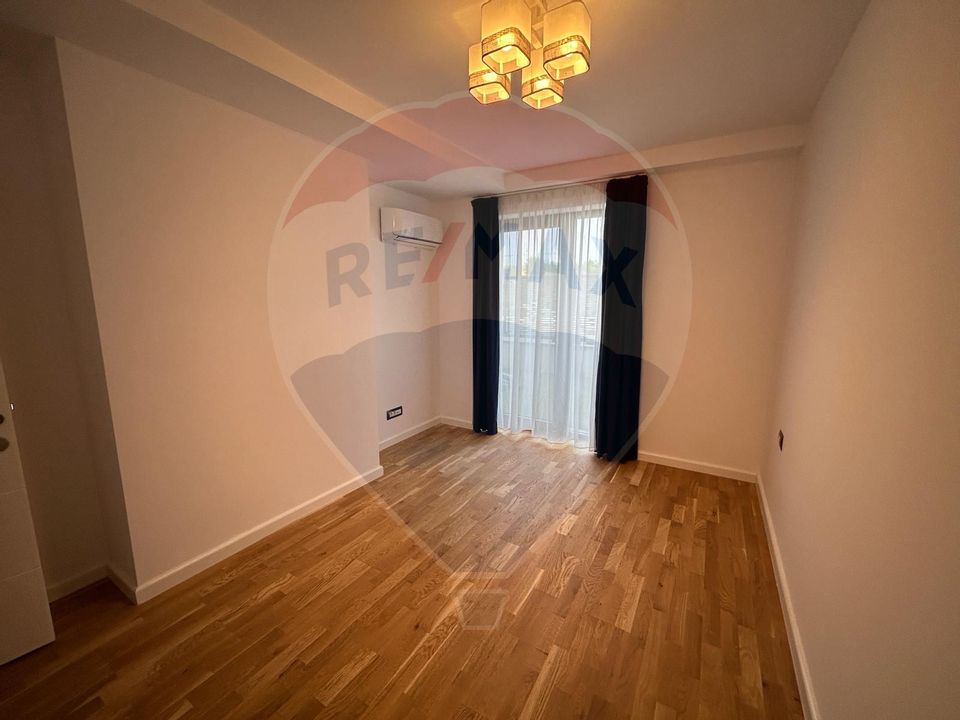 De vanzare/Inchiriere Apartament 3 cam + curte+loc de parcare Straules