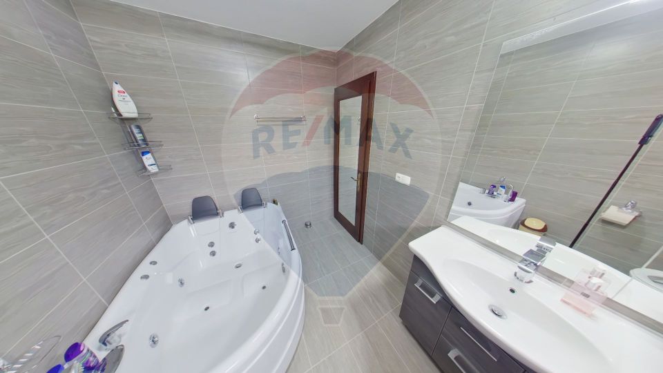 Casă / Vilă cu 5 camere de vânzare