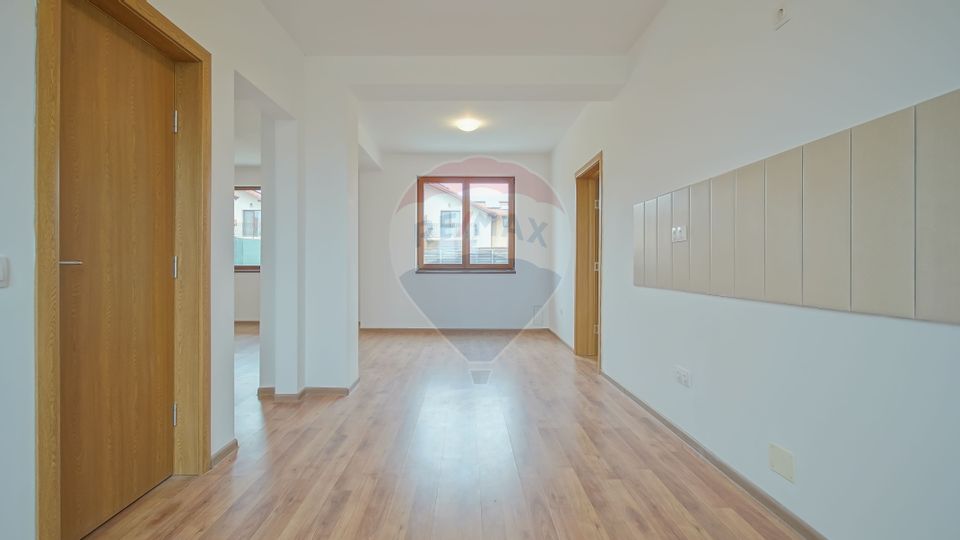 De vânzare - construcție nouă tip duplex - Sânpetru, 5 camere, 345 mp