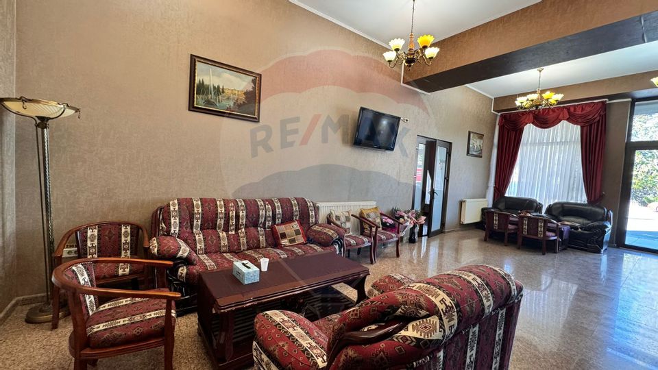 Hotel  de vanzare în zona Delfinariu