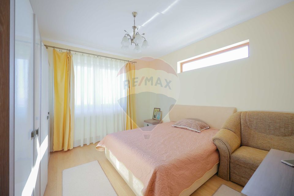 5 room House / Villa for sale