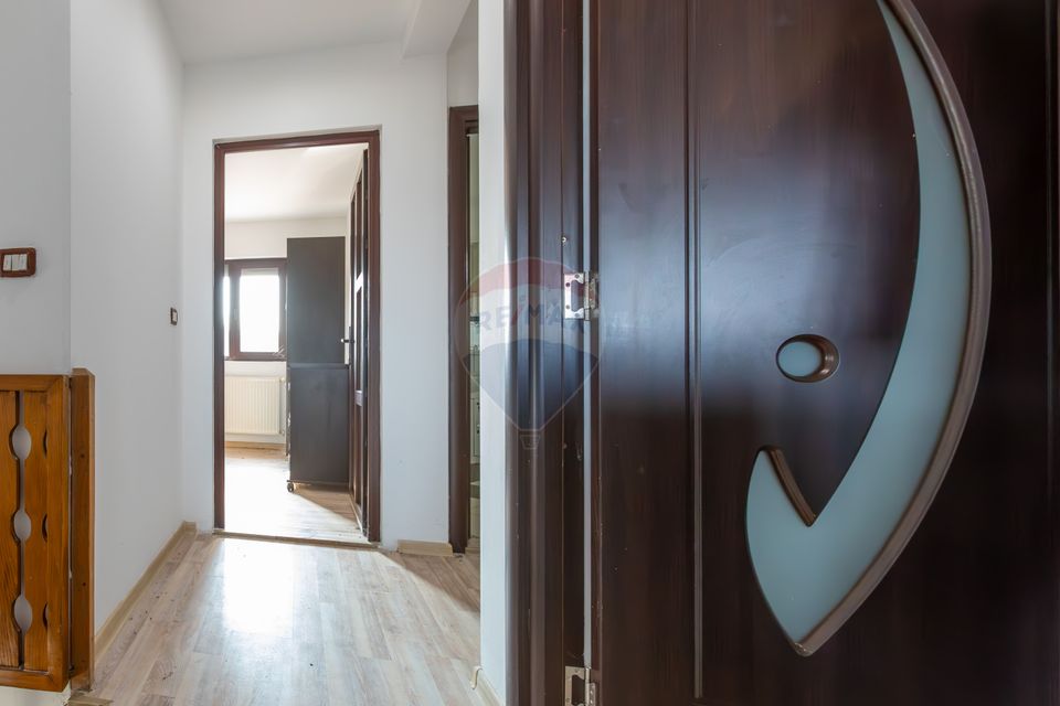 Hală 1.000 mp + curte 3.200 mp + CASĂ 160 mp BONUS | Acces TIR | Bacău