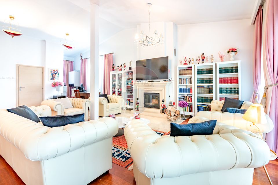 Snagov - Vila 5 camere cu semineu, piscina si iesire directa la lac