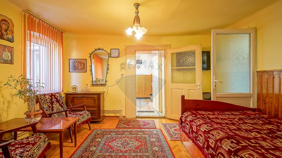 0% Comision | Casă cu potențial enorm | Centrul Civic | Zona Sanitas