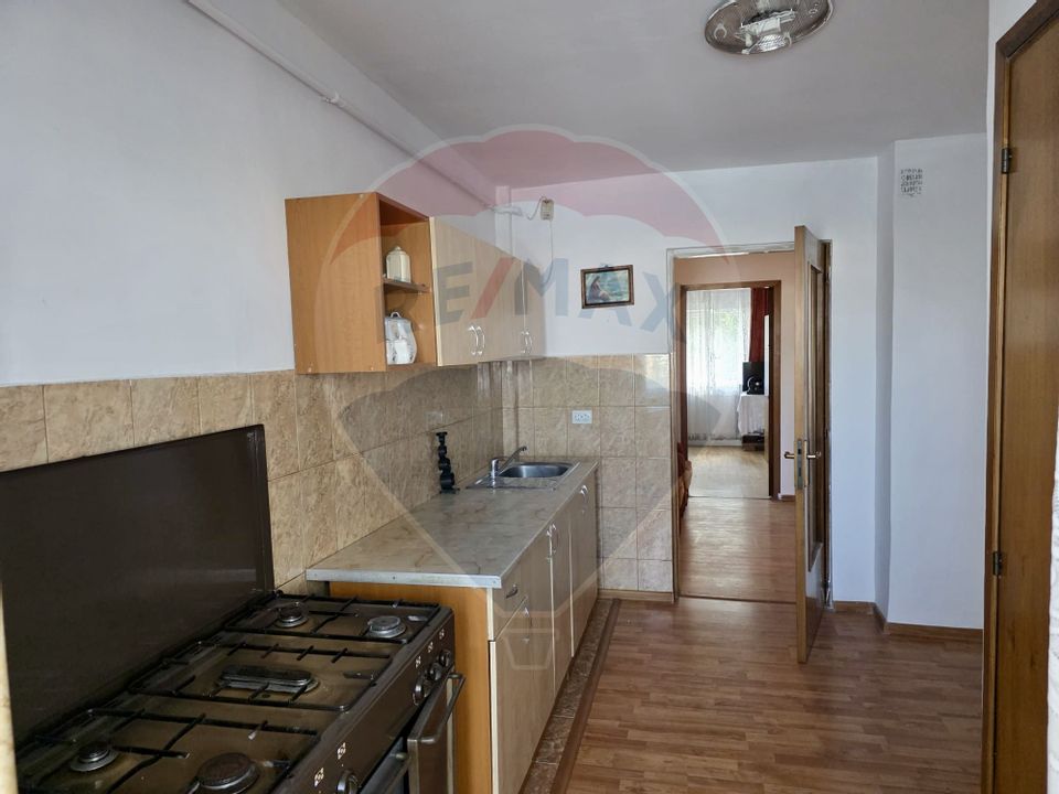 3 room Apartment for sale, Mioritei area