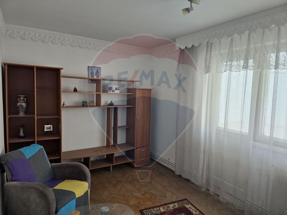 Apartament cu 2 camere de vânzare, zona Narcisa