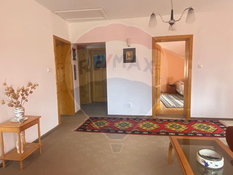 Casă / Vilă cu 6 camere de vânzare Podul Dambovitei/ Arges