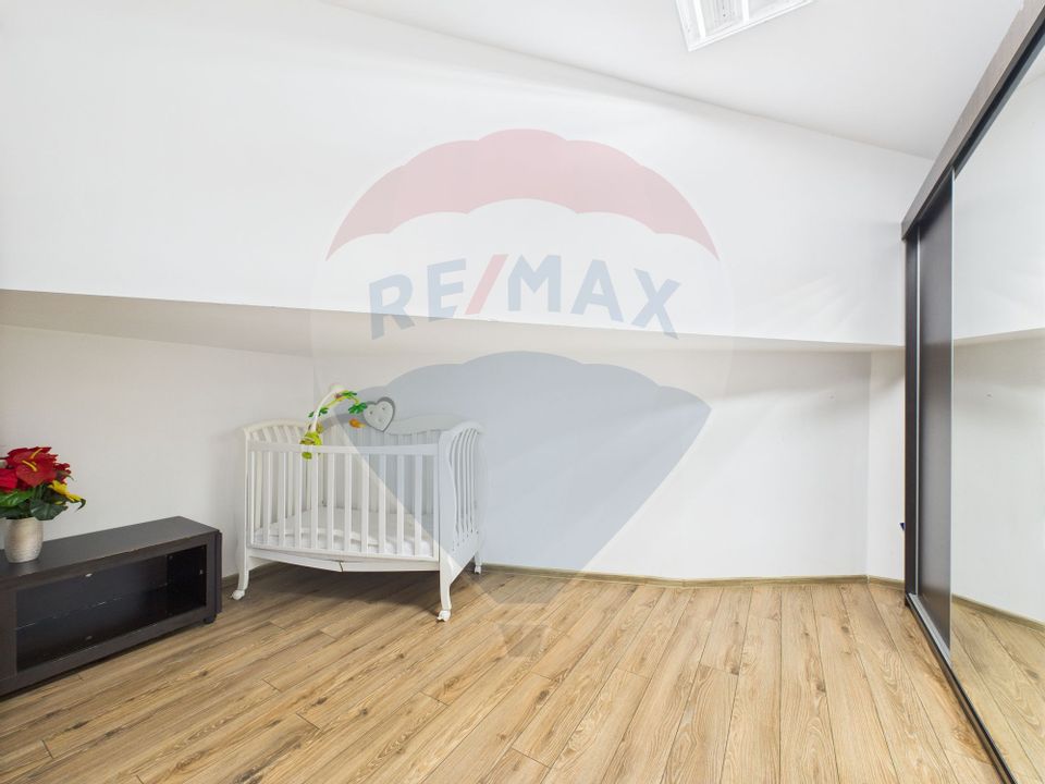 Apartament spatios 4 camere | 122 mp | Damaroaia