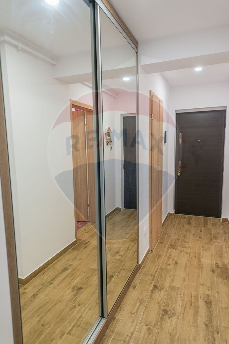 Apartament cu 2 camere de închiriat în zona Coresi