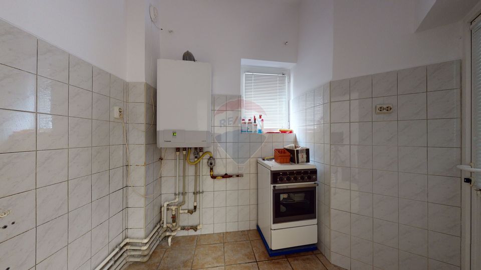 Inchiriez Apartament 4 camere in Piata Romana