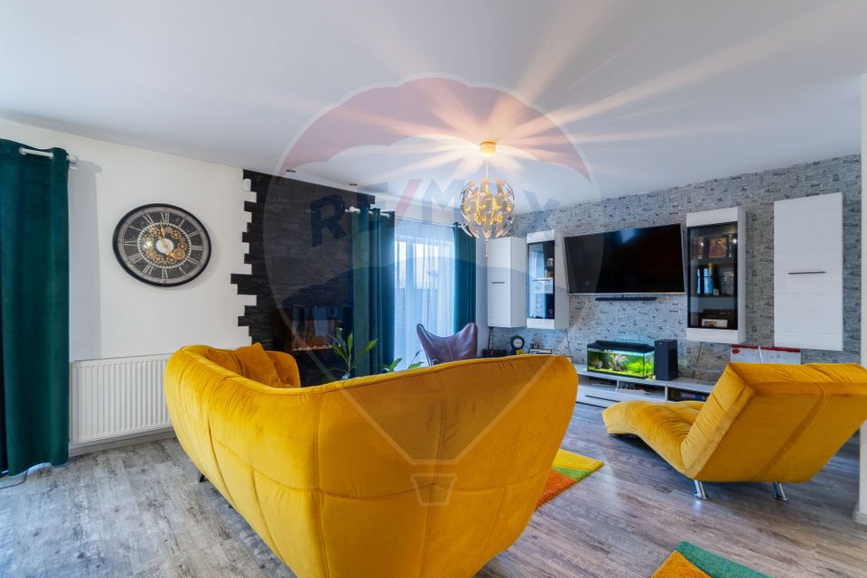 Casă / Vilă cu 4 camere de vânzare în zona Central