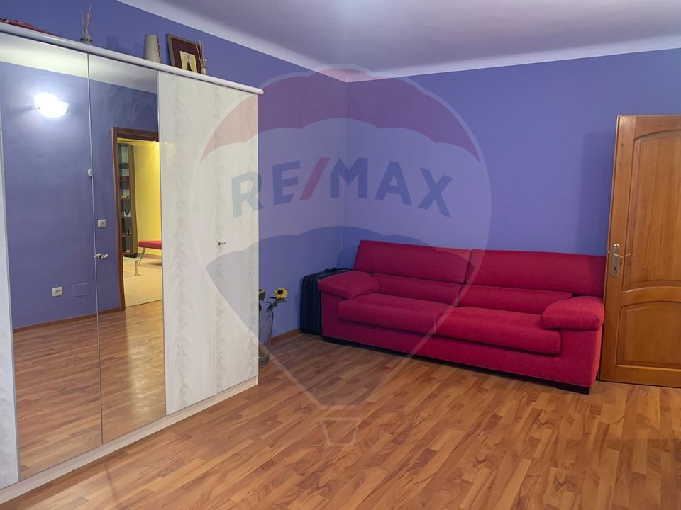 Apartament cu 2 camere la etajul 1/4 în zona Ultracentrala