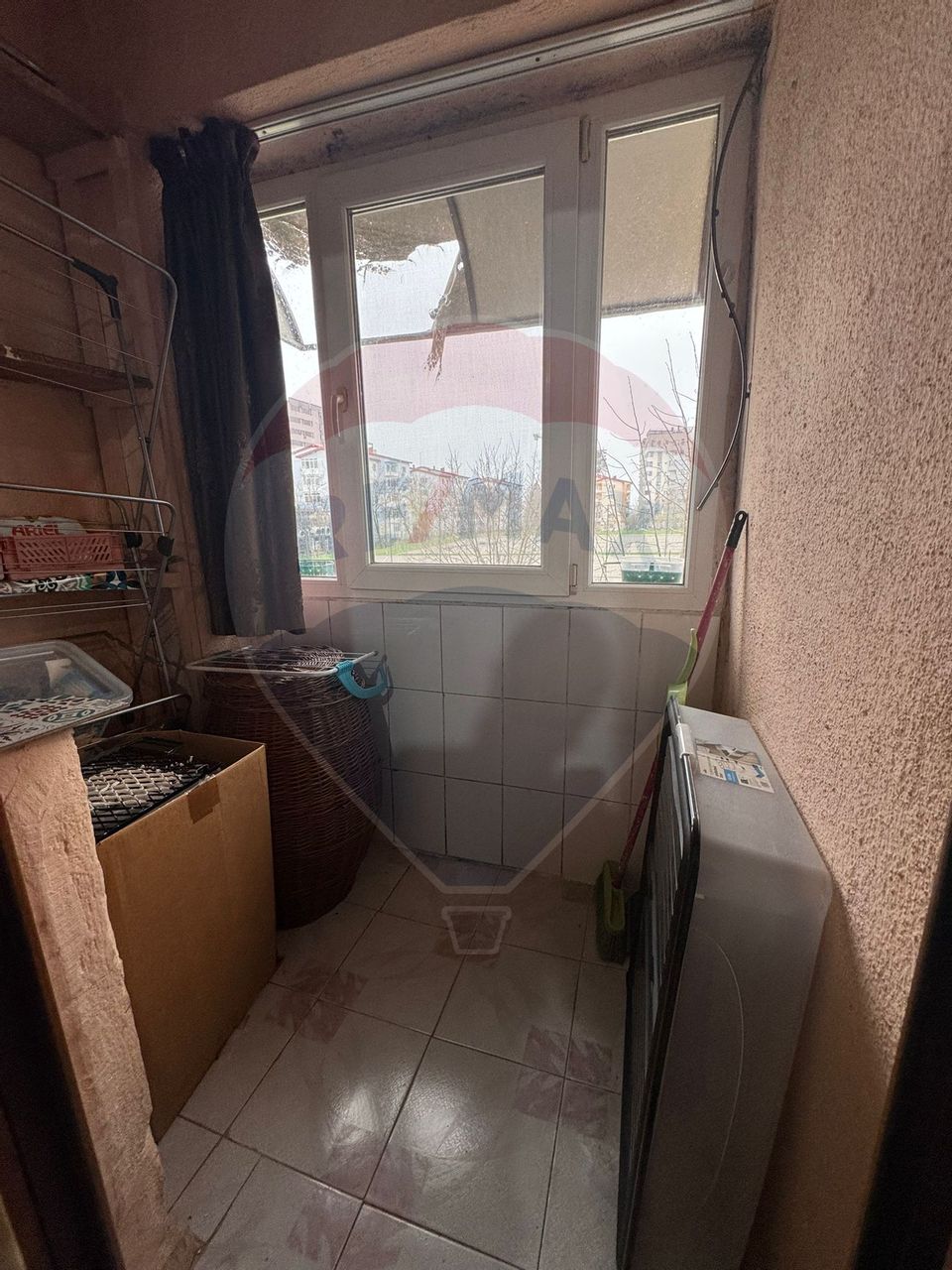 Garsoniera decomandata, etaj1/4,  libera, utilata