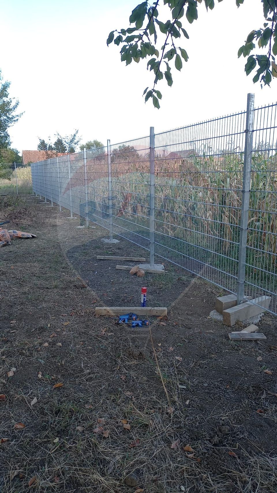 Teren intravilan de vanzare 2,950 mp Podu Oltului / Strada Principala