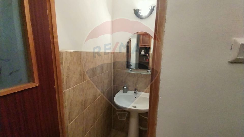 Apartament cu 3 camere decomandate în Lapus-Decebal