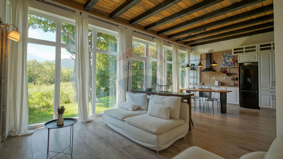 Casă de vacanță superbă -Cheile Râșnoavei- liniște, natură și confort!