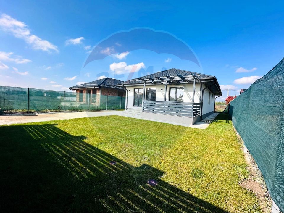 Casa noua, individuala, stil american - Crevedia