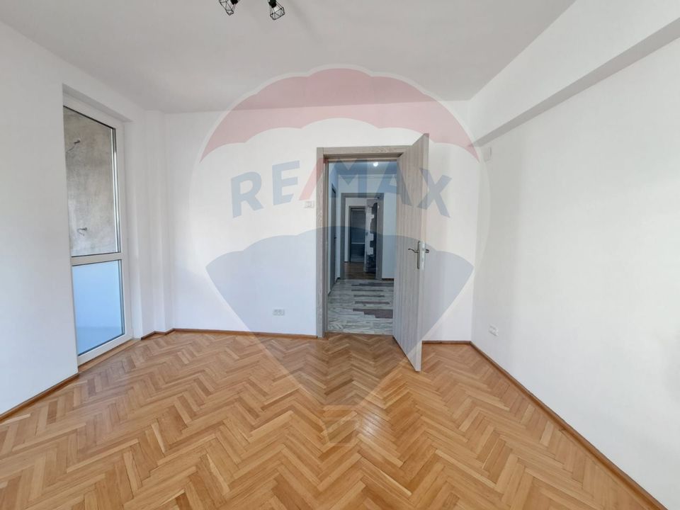 Apartament cu 4 camere de închiriat în zona Calea Victoriei