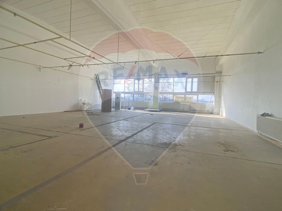 DE INCHIRIAT Spații comerciale intre 190-1500 mp în Sectorul 1
