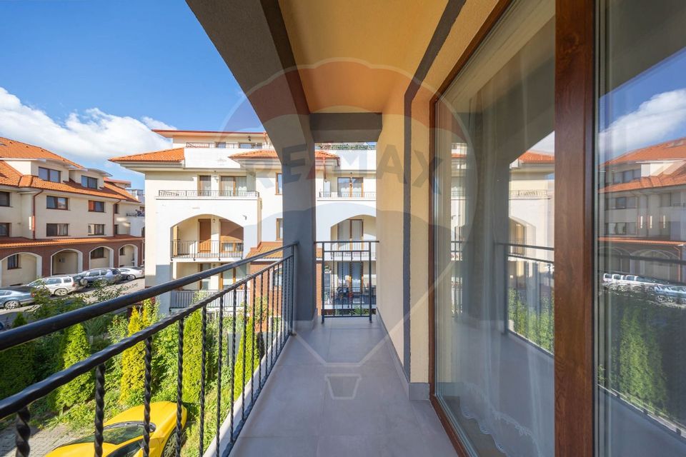 Apartament de vânzare cu două camere și balcon