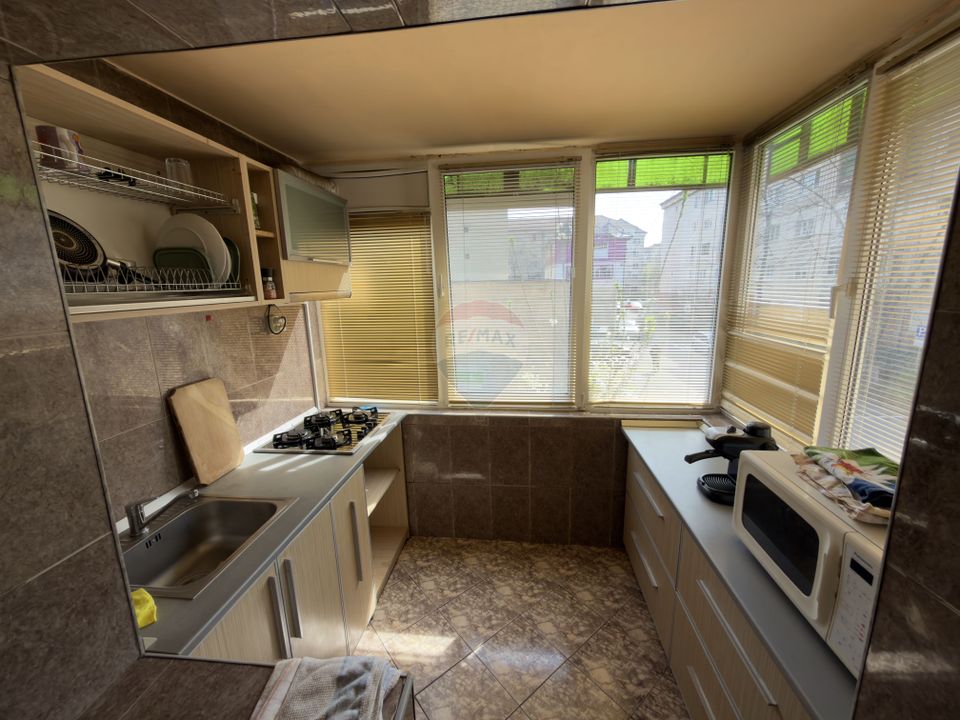 Apartament cu 4 camere de închiriat în zona Rogerius