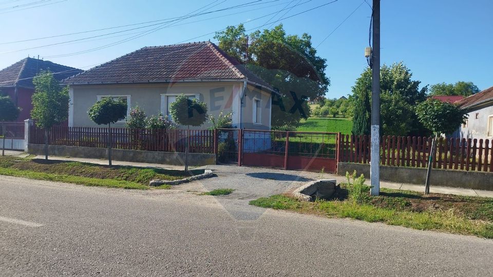 CASĂ DE VÂNZARE , Loc.Carastelec  jud. Sălaj - oportunitate unică!