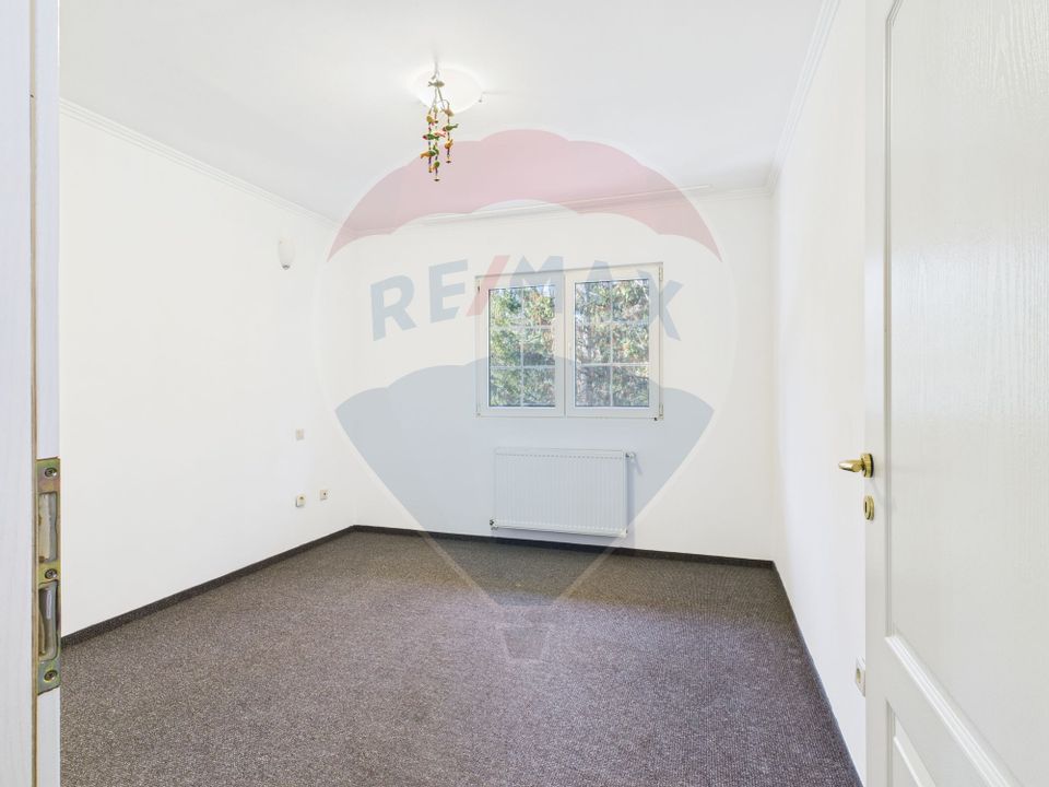 De vanzare | Vila in Paradisul Verde cu gradina si padure proprie |