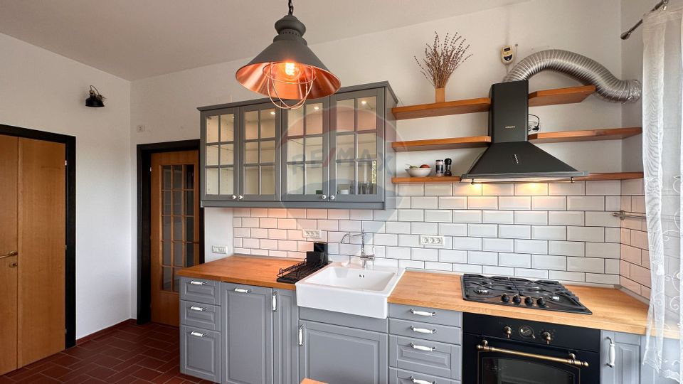 Vila cu doua unitati locative de inchiriat în zona de Nord / Sisesti