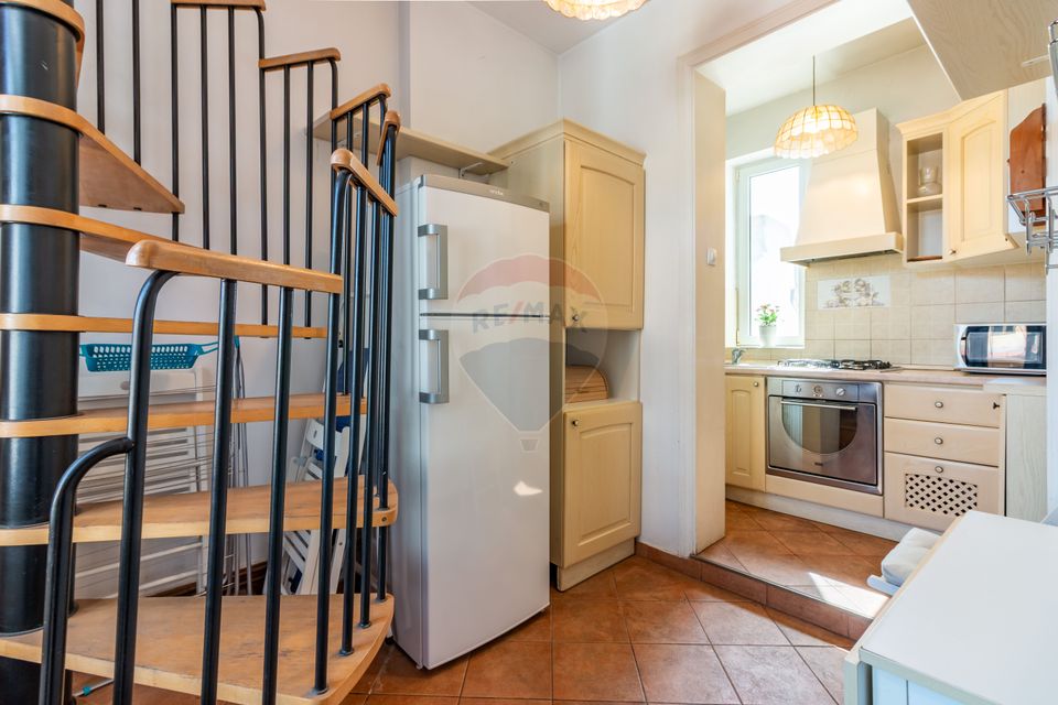 3-room apartment and open-space attic Amzei | English