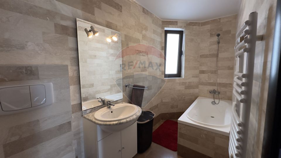 Vanzare 4 camere bloc Boutique cu piscina - Otopeni/Corbeanca