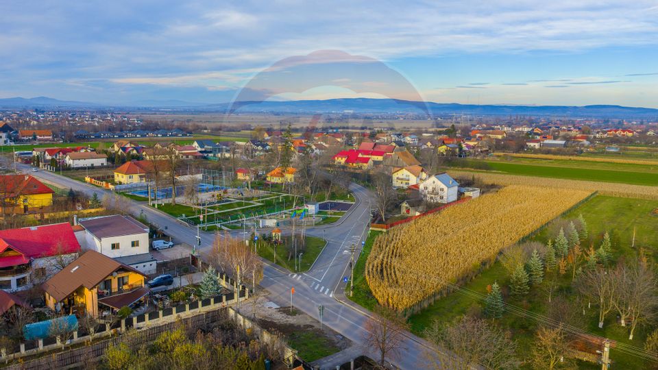 Casă de vânzare | 5 camere | Teren 1,100 mp | STUPINI | COMISION 0% |